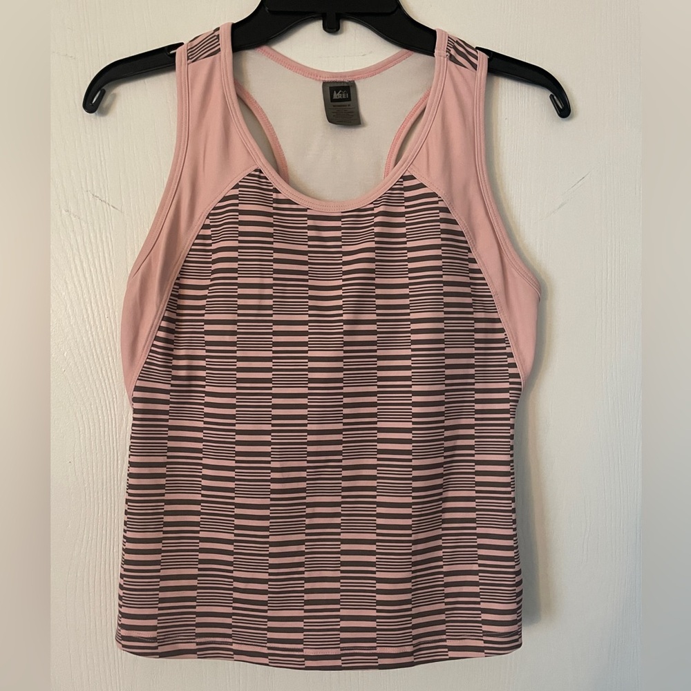 🌻5/$16🌻REI sport top